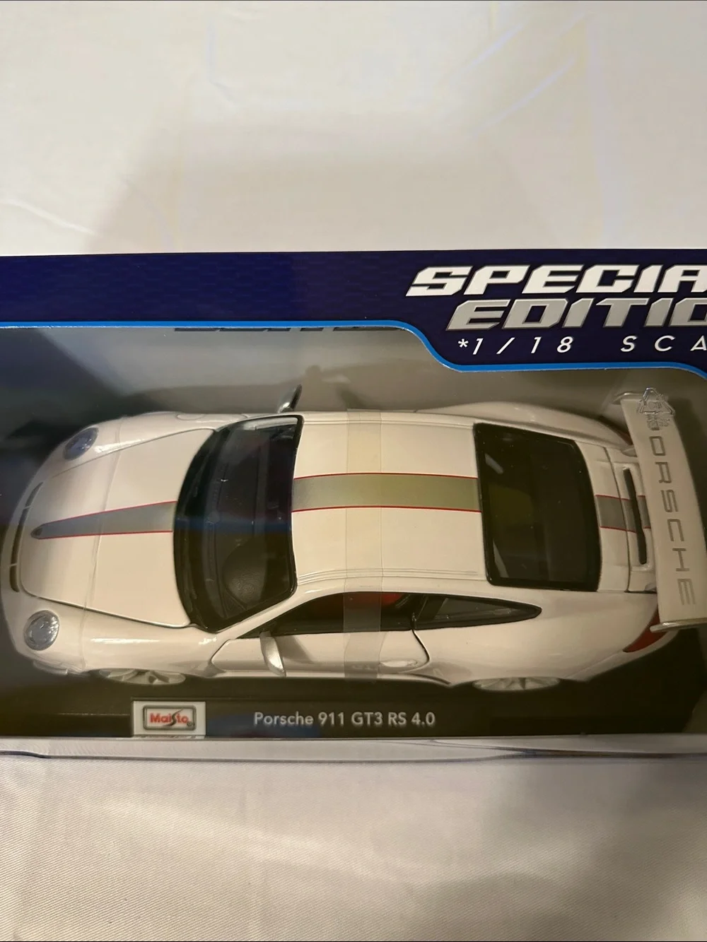 Maisto Porsche 911 GT3 RS 4.0 White Special Edition Toy Car